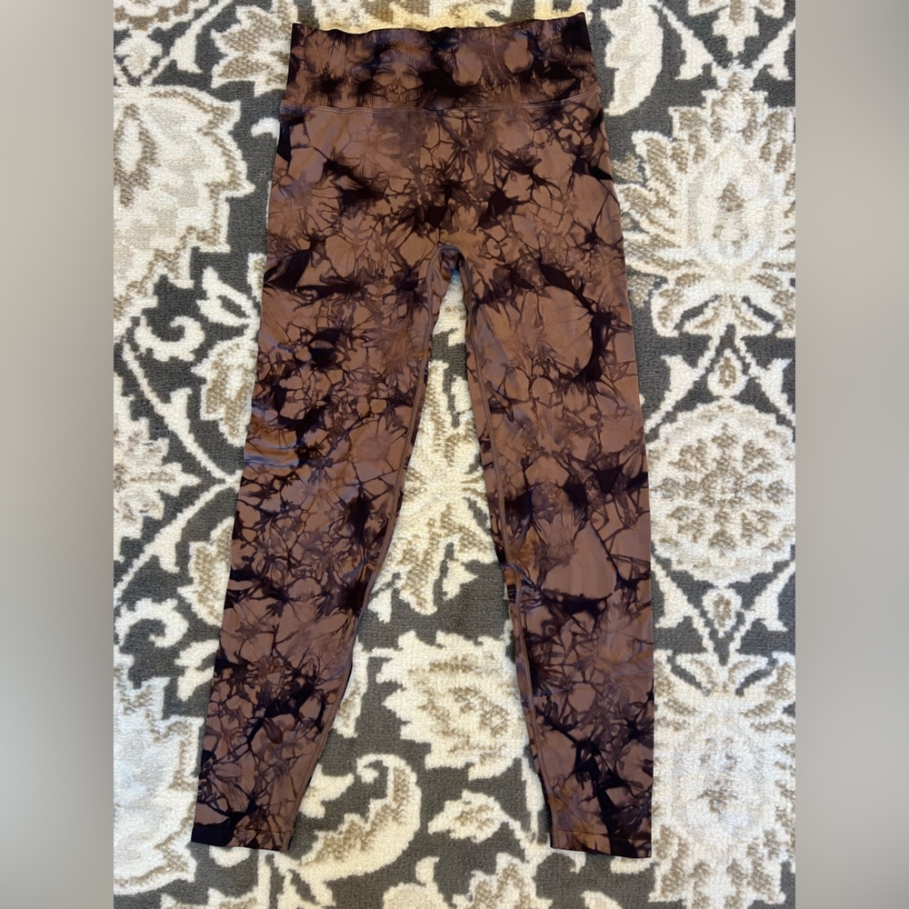 VICTORIAS SECRET “PINK” ACTIVE LEGGINGS • MAUVE | BLACK TIE DYE • SIZE MEDIUM